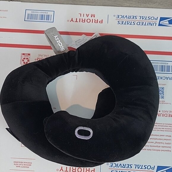 BCOZZY Travel Neck Pillow - Black velvet soft with drawstring bag - Picture 9 of 9